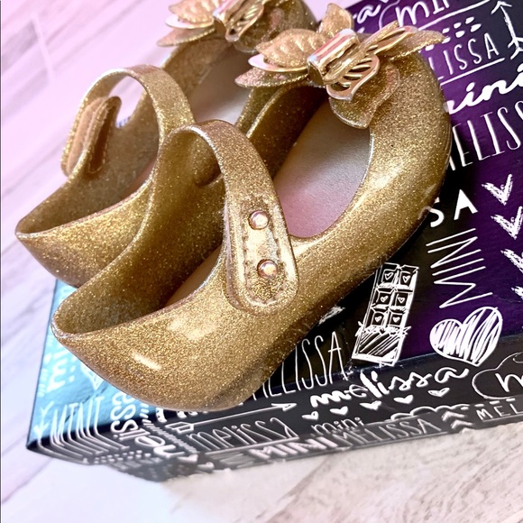 Mini Melissa Gold Glitter Butterfly - Picture 5 of 5